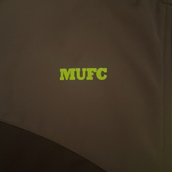Manchester United full zip black jacket - Picture 3 of 6